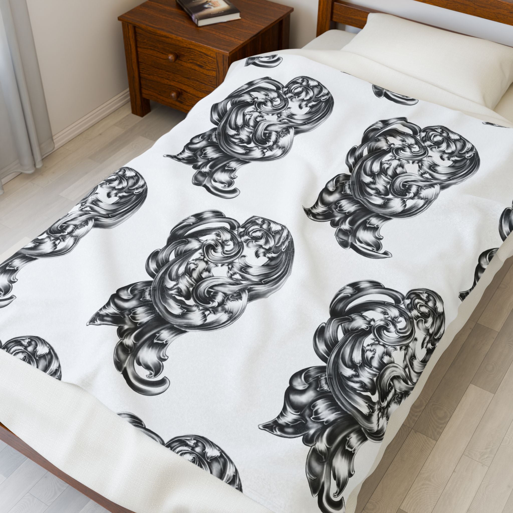 Ornate Heart Pattern Velveteen Plush Blanket — Vintage Baroque Heart Throw